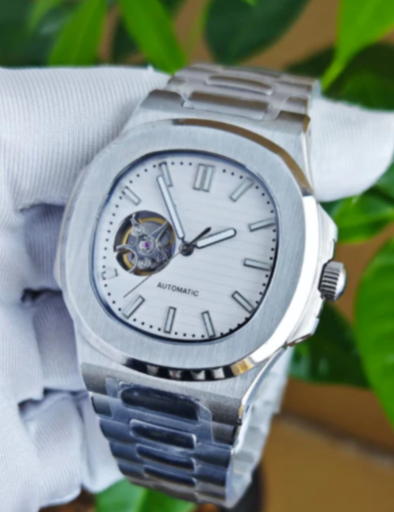 Nautilus Openheart White